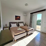 Salt Sunset Tigaki Apartman *